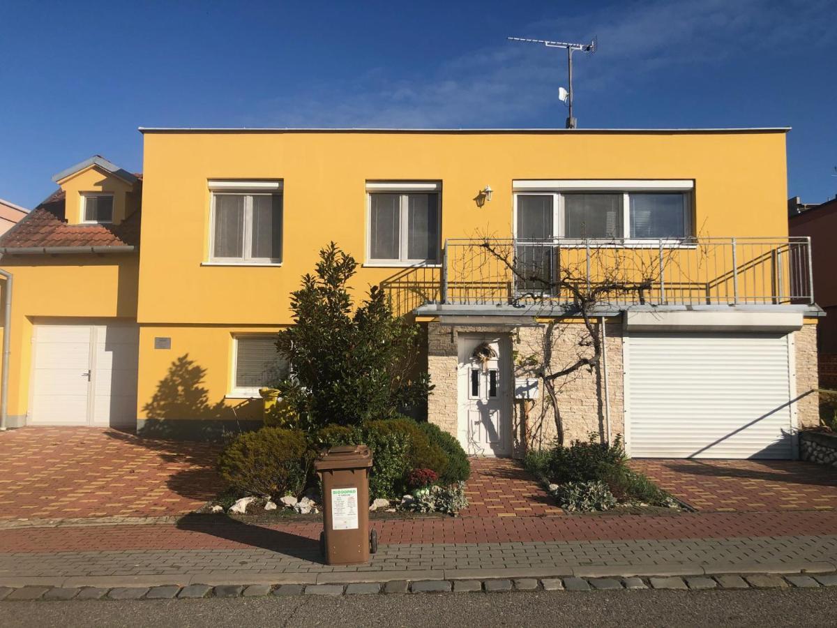 Ubytovani U Jerabku - Parkovani Zdarma Микулов Экстерьер фото