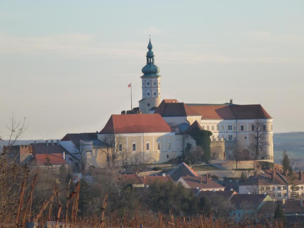 Ubytovani U Jerabku - Parkovani Zdarma Микулов Экстерьер фото